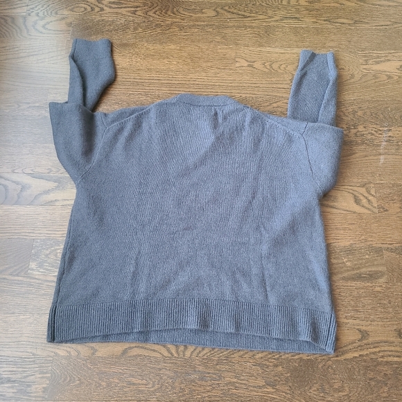 NWT H&M gray beaded knit sweater sz.L women's - Picture 2 of 8